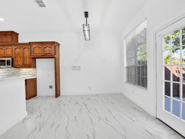 1105  Candlewood Trail , Irving Texas 75063