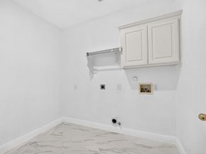 1105  Candlewood Trail , Irving Texas 75063