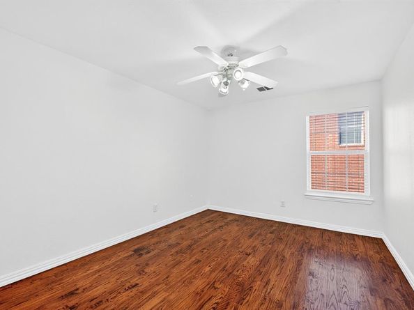 1105  Candlewood Trail , Irving Texas 75063