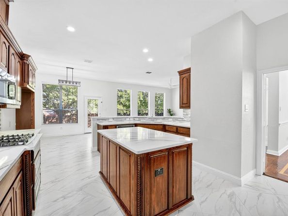 1105  Candlewood Trail , Irving Texas 75063