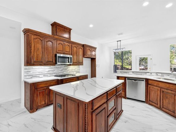 1105  Candlewood Trail , Irving Texas 75063