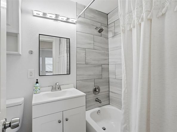 1528  Valley View Street , Mesquite Texas 75149