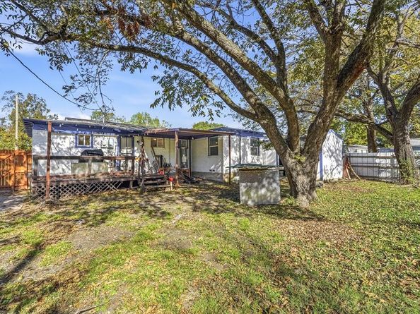 1528  Valley View Street , Mesquite Texas 75149