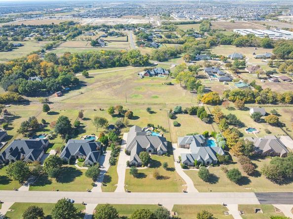 3305  Twin Lakes Drive , Celina Texas 75078