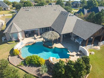 3305  Twin Lakes Drive 