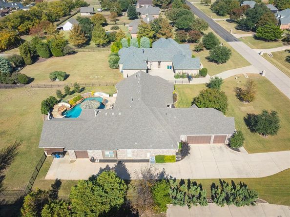 3305  Twin Lakes Drive , Celina Texas 75078