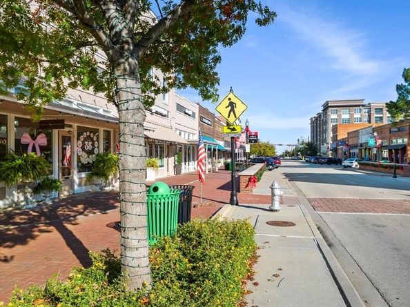 204 S Village Way , Lewisville Texas 75057