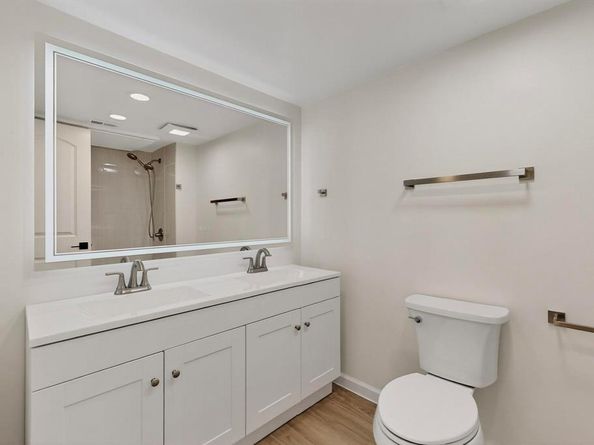 5731  Harvest Hill Road  1044, Dallas Texas 75230