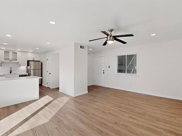 5731  Harvest Hill Road  1044, Dallas Texas 75230