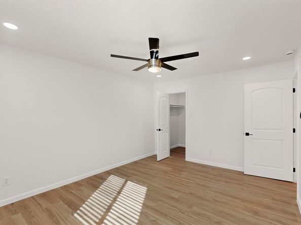 5731  Harvest Hill Road  1044, Dallas Texas 75230