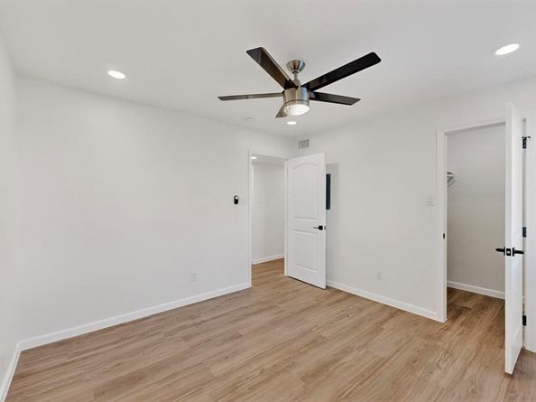 5731  Harvest Hill Road  1044, Dallas Texas 75230