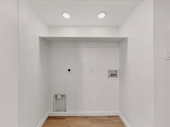 5731  Harvest Hill Road  1044, Dallas Texas 75230