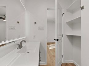 5731  Harvest Hill Road  1044, Dallas Texas 75230