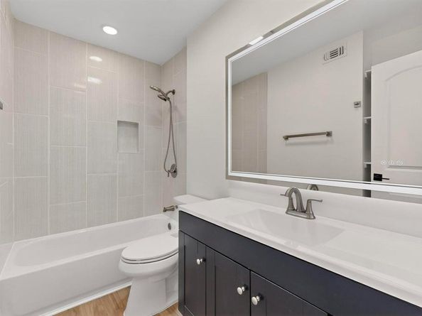 5731  Harvest Hill Road  1044, Dallas Texas 75230