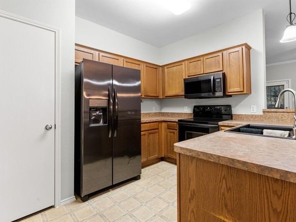 3521  Apple Valley Way , Dallas Texas 75227