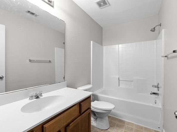 3521  Apple Valley Way , Dallas Texas 75227