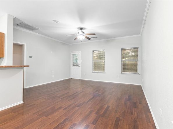 3521  Apple Valley Way , Dallas Texas 75227