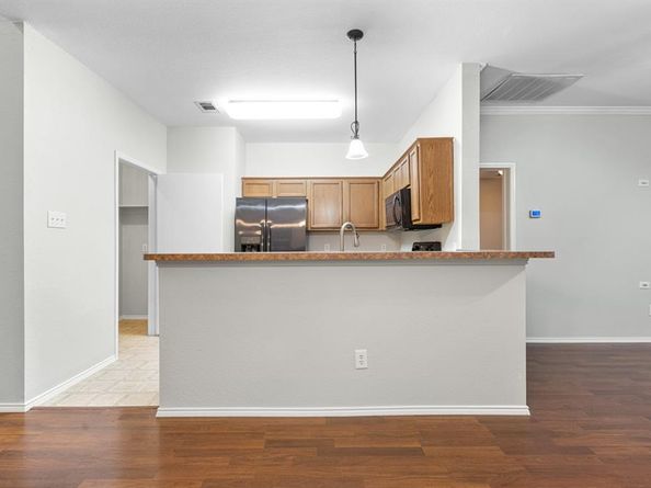 3521  Apple Valley Way , Dallas Texas 75227