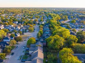 3521  Apple Valley Way , Dallas Texas 75227