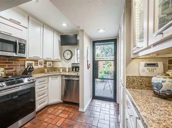 3631  Hawthorne Avenue , Dallas Texas 75219