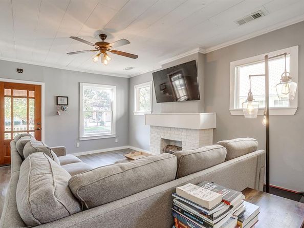 1220 W Arlington Avenue , Fort Worth Texas 76110