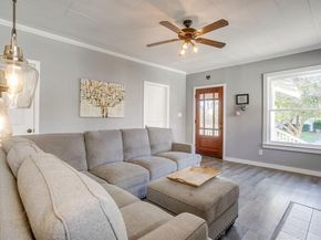 1220 W Arlington Avenue , Fort Worth Texas 76110