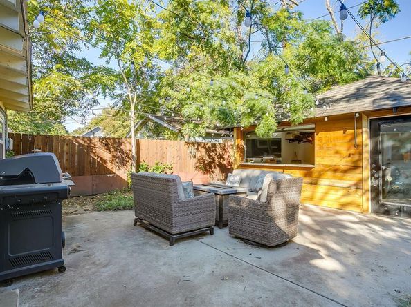 1220 W Arlington Avenue , Fort Worth Texas 76110