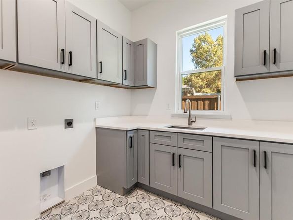 3842  Eaton Drive , Dallas Texas 75220