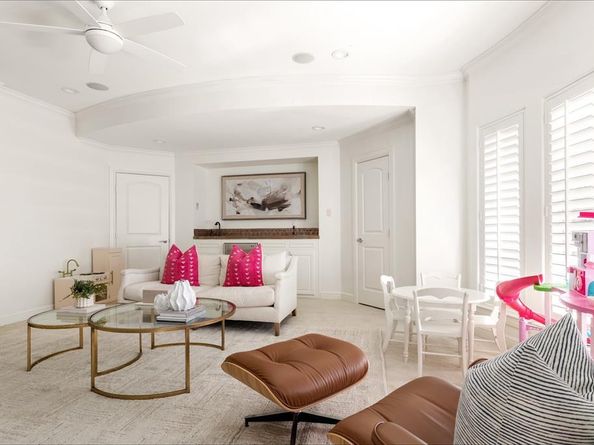 6828  Chevy Chase Avenue , Dallas Texas 75225