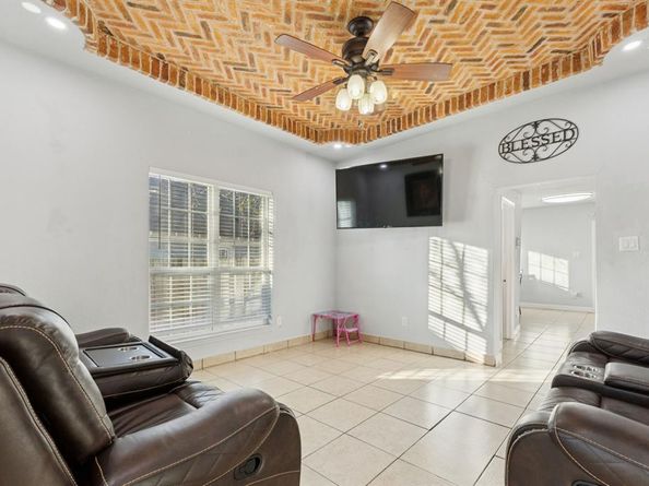 2903  MT VERNON Avenue , Fort Worth Texas 76103