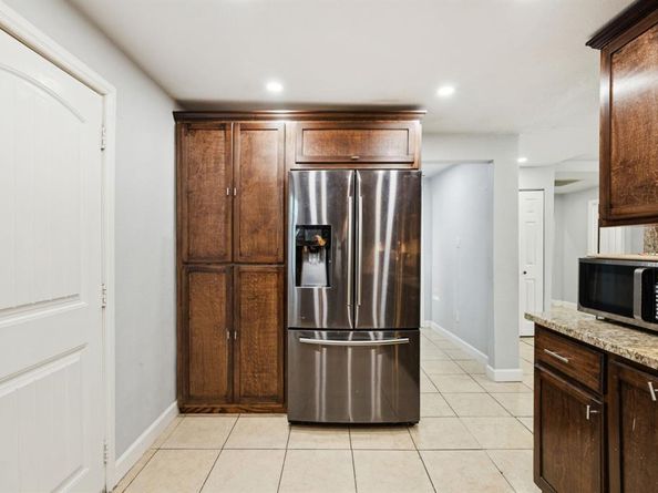 2903  MT VERNON Avenue , Fort Worth Texas 76103