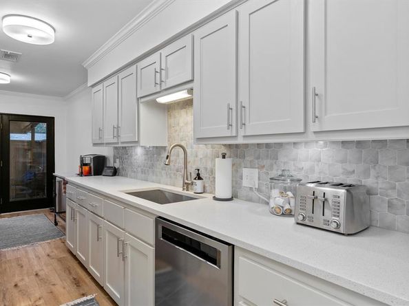 10803  Sandpiper Lane  8, Dallas Texas 75230