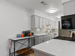 10803  Sandpiper Lane  8, Dallas Texas 75230