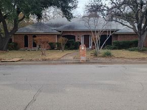 1333  Thunderbrook Drive , DeSoto Texas 75115