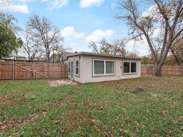 421 S Mcentire Court , White Settlement Texas 76108