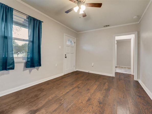 421 S Mcentire Court , White Settlement Texas 76108