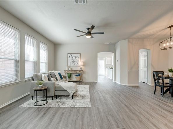 1413  Ravenwood Drive , Mansfield Texas 76063