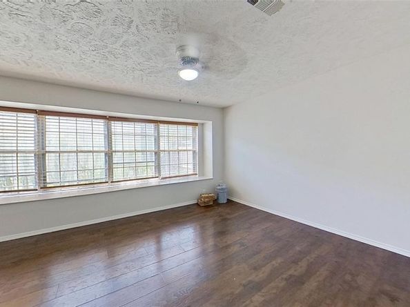 57 W Townhouse Lane  18, Grand Prairie Texas 75052