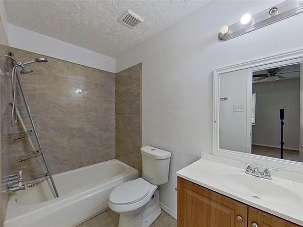 57 W Townhouse Lane  18, Grand Prairie Texas 75052