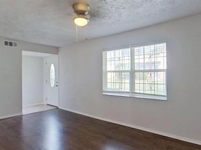 57 W Townhouse Lane  18, Grand Prairie Texas 75052