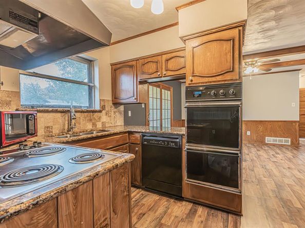 702  Fouts Drive , Irving Texas 75061