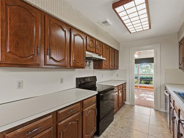 410  Daniel Lane , Cedar Hill Texas 75104