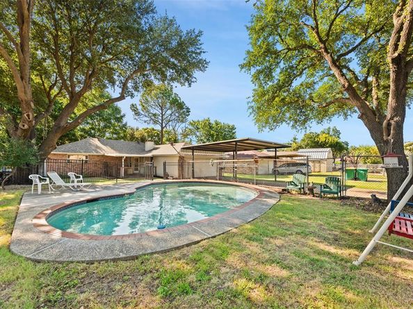 410  Daniel Lane , Cedar Hill Texas 75104