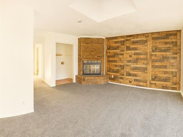 2421  Suffolk Lane , Lancaster Texas 75134