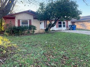 2421  Suffolk Lane , Lancaster Texas 75134