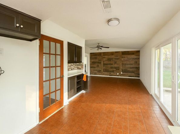 2421  Suffolk Lane , Lancaster Texas 75134