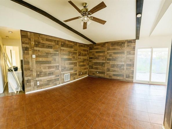 2421  Suffolk Lane , Lancaster Texas 75134