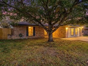 516  Clover Drive , Saginaw Texas 76179