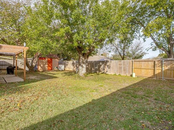 516  Clover Drive , Saginaw Texas 76179