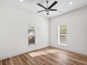 915 E Humbolt Street , Fort Worth Texas 76104